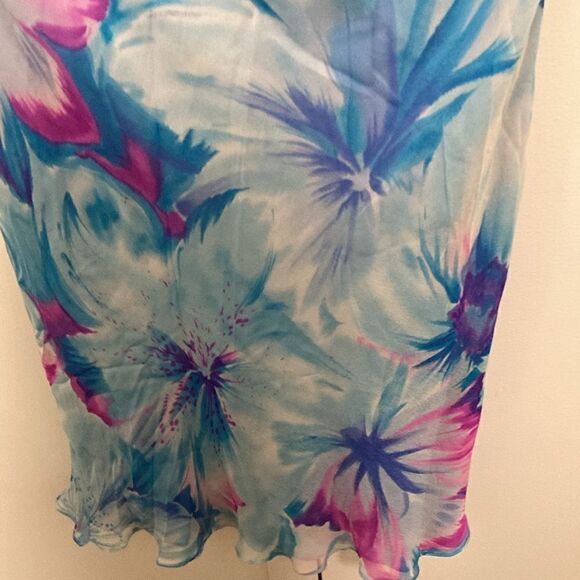 Melinda Eng Floral Printed Sleeveless Dress in Blue/Purple. Sample Size Small. - Picture 3 of 6